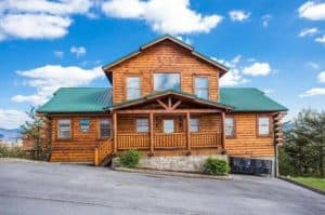 Timber Tops Cabin near the new dolly parton experience at dollywood